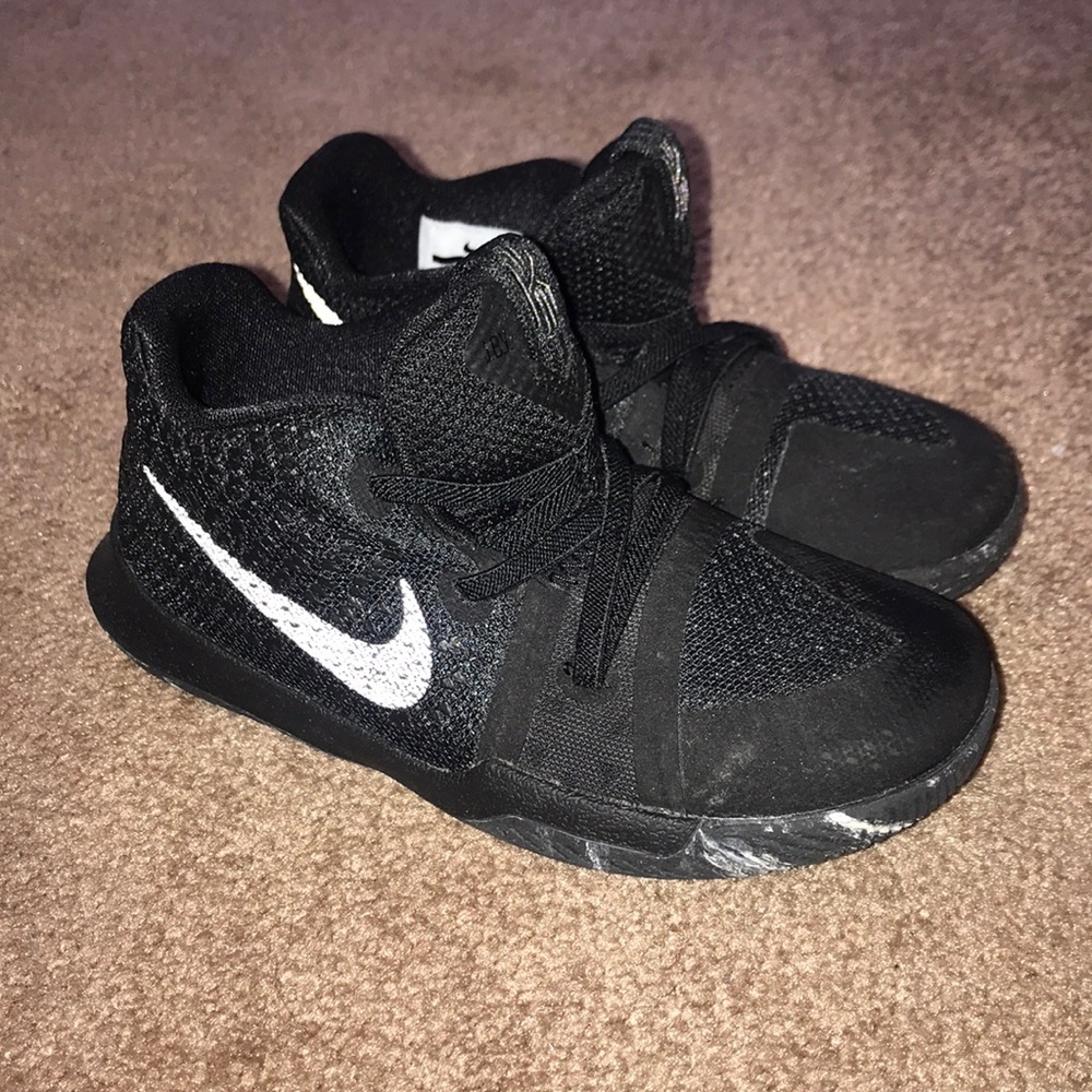 Nike Kyrie Sneakers Size 10